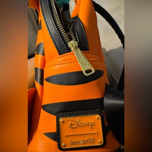 Loungefly Tigger Backpack Disney - Orange and Black - Picture 2 of 6